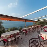 Carmen Hotel 3*