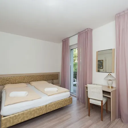 Hotel Carmen 3*
