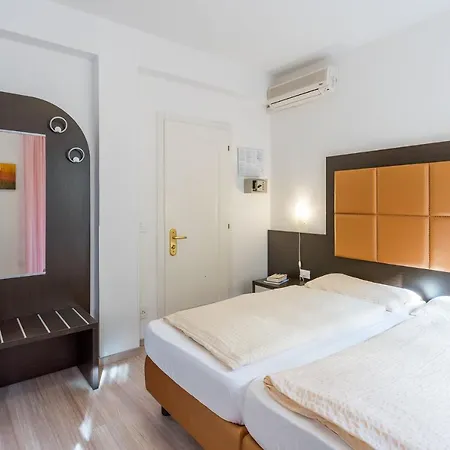 Hotel Carmen 3*