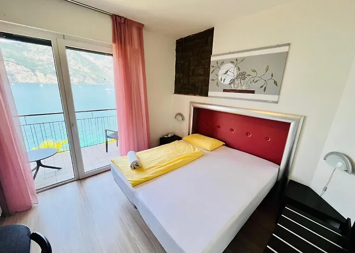 Carmen Hotel 3*