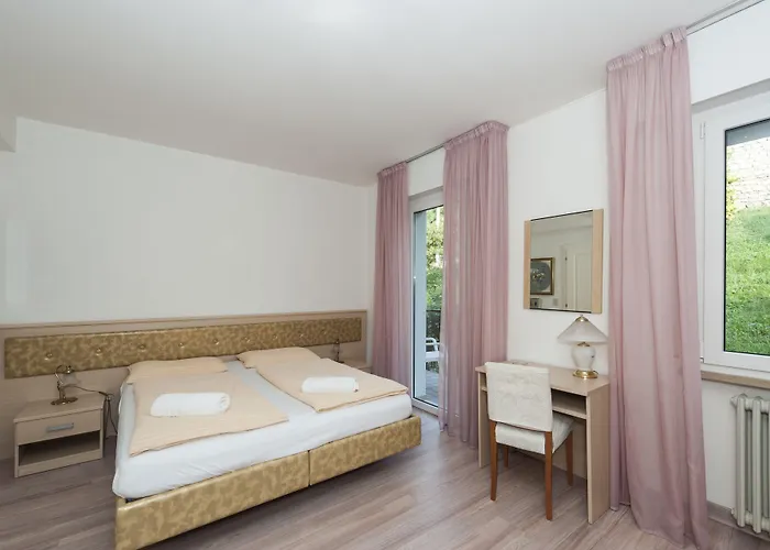 Carmen Hotel 3*