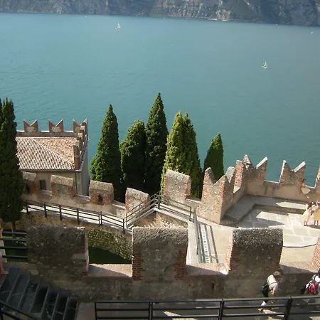 卡门维拉酒店 3* 马尔切西内