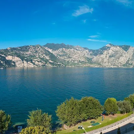 卡门维拉酒店 3* 马尔切西内